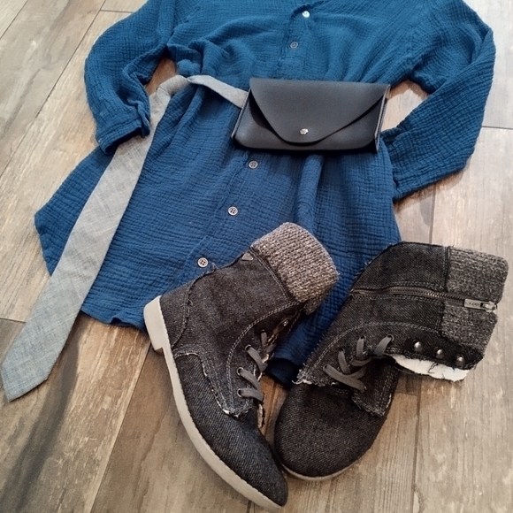 Vegan Leather Belted Purse - Picture 6 of 6